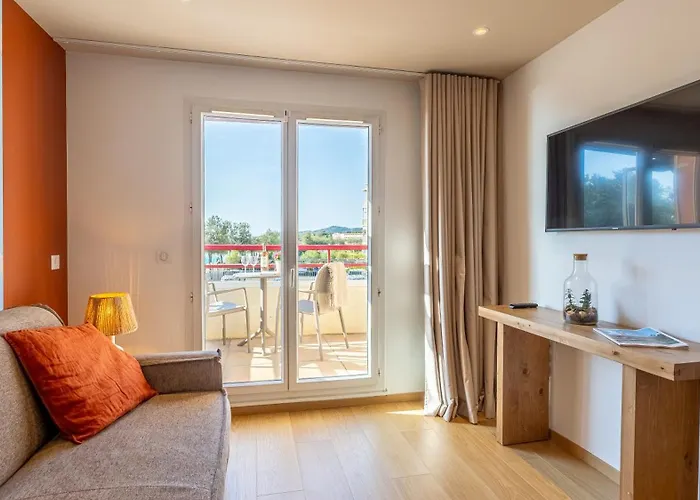 Apartmanhotel Kaliope 4*